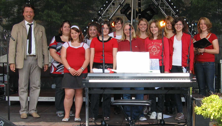 Klick mich zum Jugendchor der Sängerlust beim Maimarkt-Singen