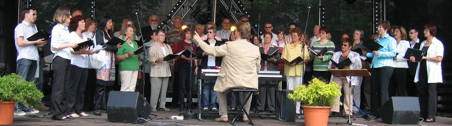 Klick mich zu gmischten Chor der Sängerlust beim Maimarkt-Singen